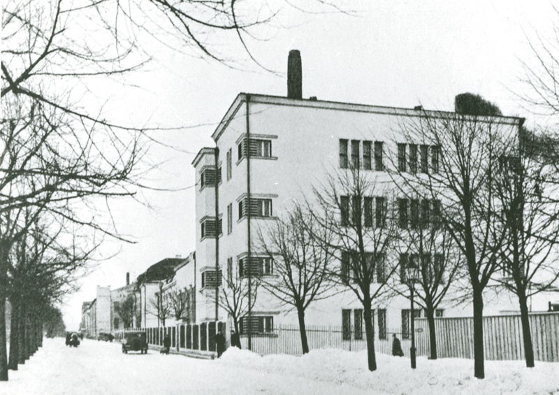 Tallinna elektrijaama lülitushoone (fotorepro). Arhitekt Eugen Habermann