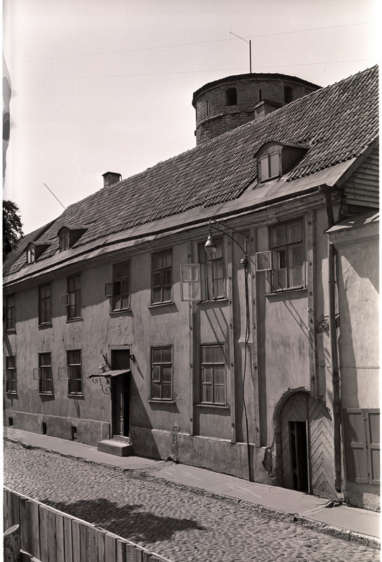 Uus t. 9 hoone välisvaade