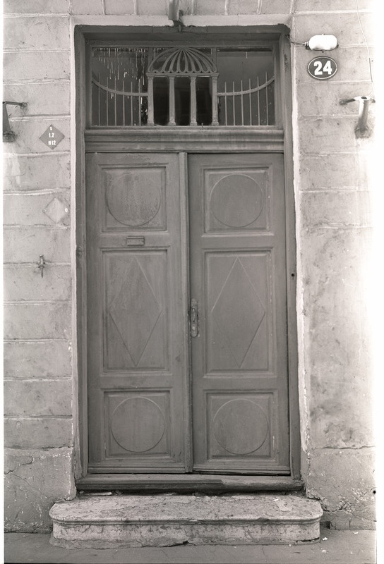 Rataskaevu t. 24 välisuks