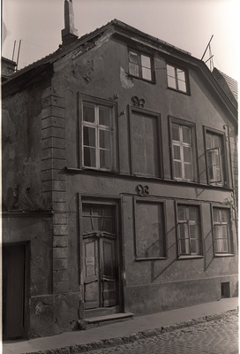 Uus t. 32, vasakpoolne tiib  similar photo
