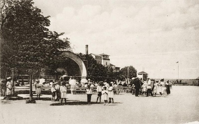 Fotopostkaart - Haapsalu suur Promenaad ~ 1919