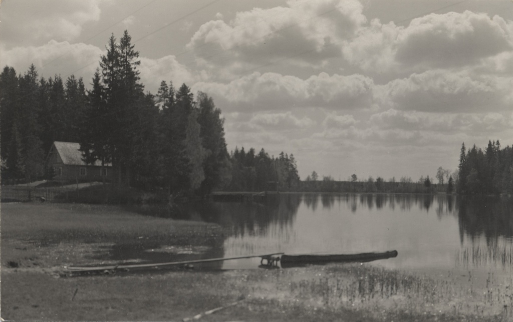 Nikker Lake Aegviidu on the road