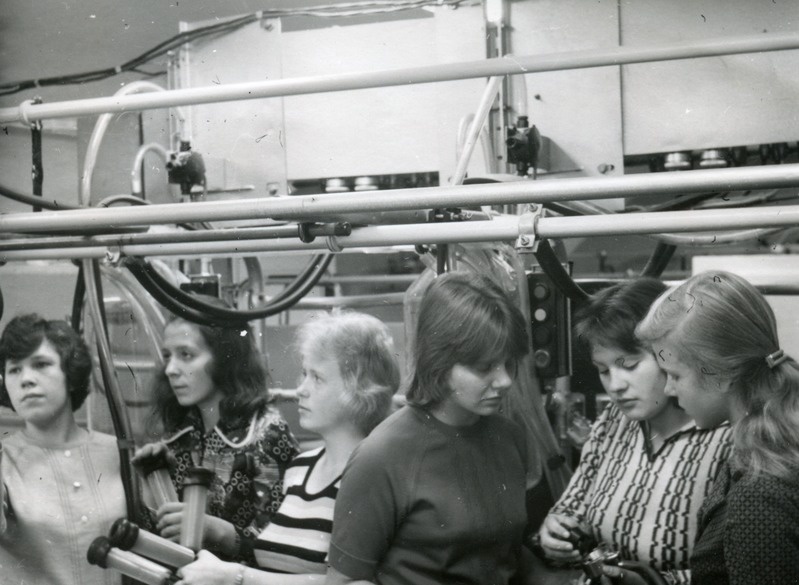 Gagarini nim. Näidissovhoostehnikum. Lüpsiplatsi operaatorite väljaõpe