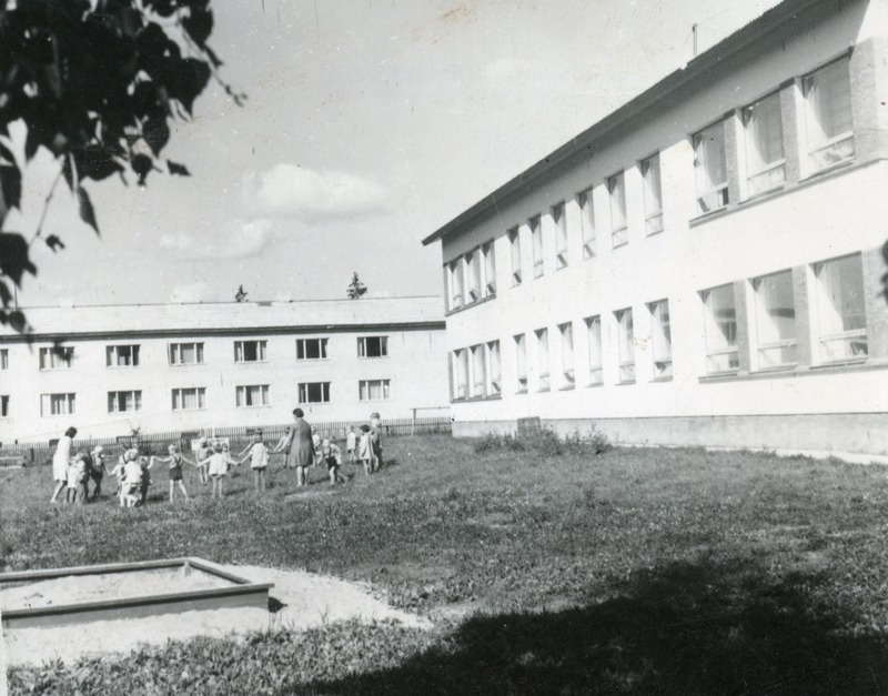 Kehtna Näidissovhoostehnikum. Lasteaed