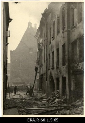 Consequences of the 9th March bombing in Tallinn: Dunkri Street house no. 5 deletion works  duplicate photo