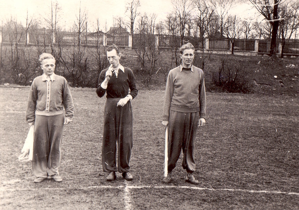 Grupp jalgpallikohtunikke u 1940