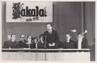 C. R. Jakobsoni Sakala asutamise 100. aastapäeva teaduslik konverents Viljandis. K. Siilivask konverentsi avamas.  similar photo