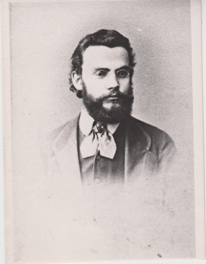 C. R. Jakobsoni rinnaportree.