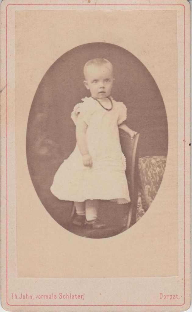 Elsa Jakobson 2 - aastasena.