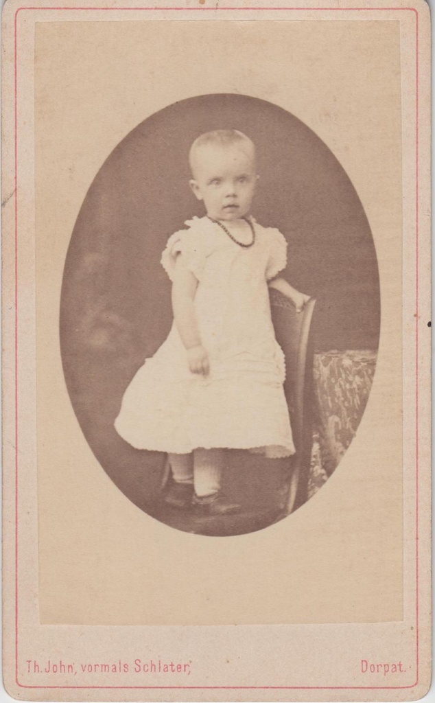 Elsa Jakobson 2 - aastasena.