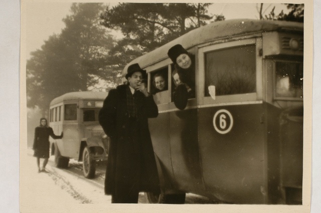 Teatriühiskülastus, autobussiga teel