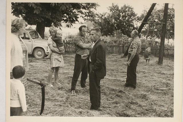 Tüli Oldi talu hoovis