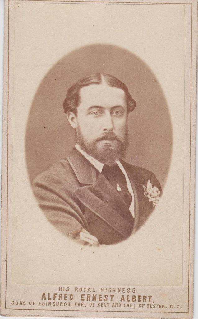 Alfred Ernest Albert. Edinburghi hertsog. Ovaalne rinnaportree.