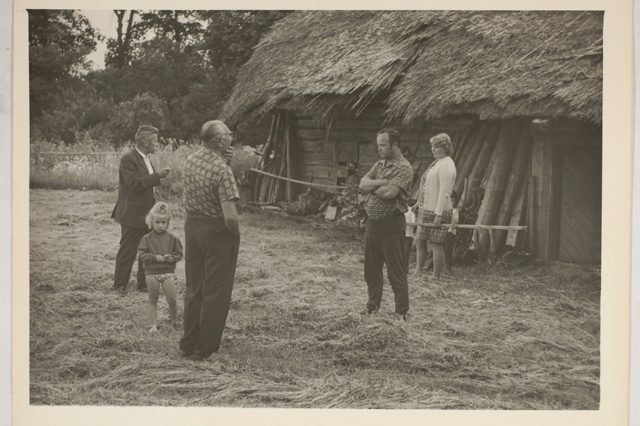 Tüli Oldi talu hoovis