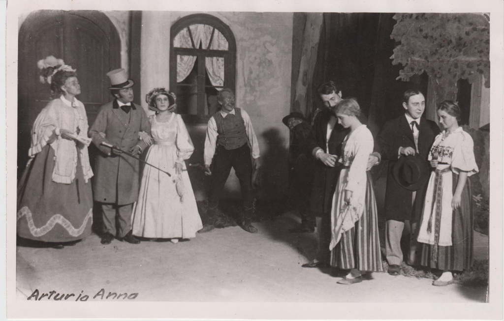 C. R. Jakobsoni näidendi "Arthur ja Anna" lavastus "Estonia" teatris.
