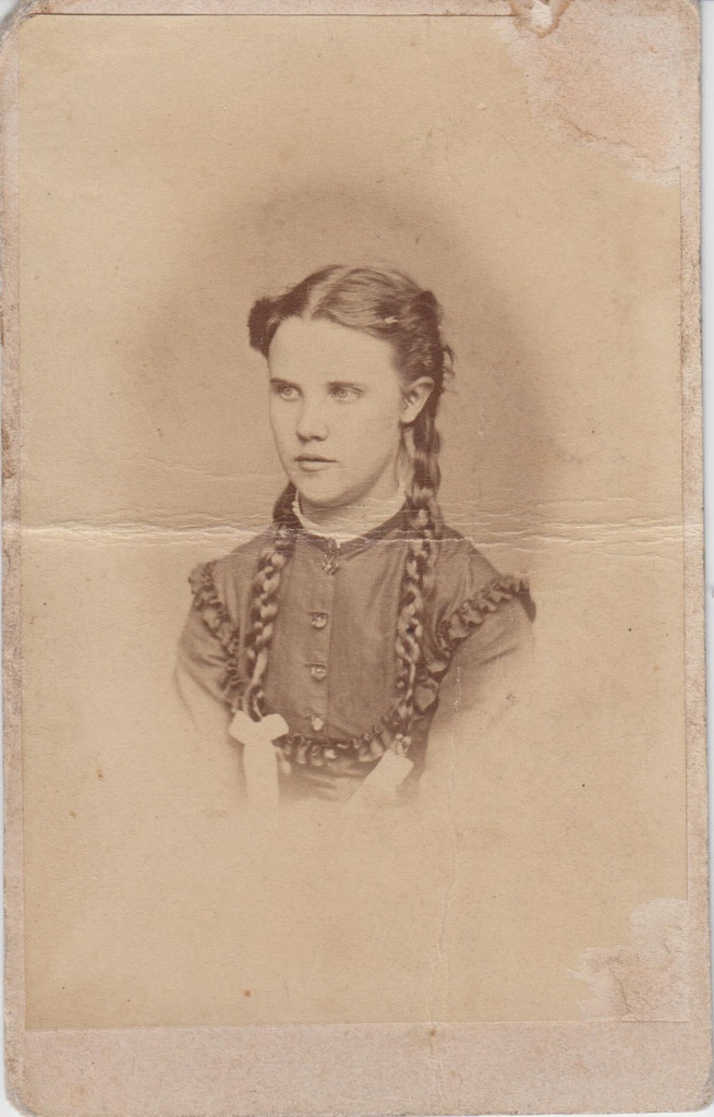 Julie Jakobson neiuna.