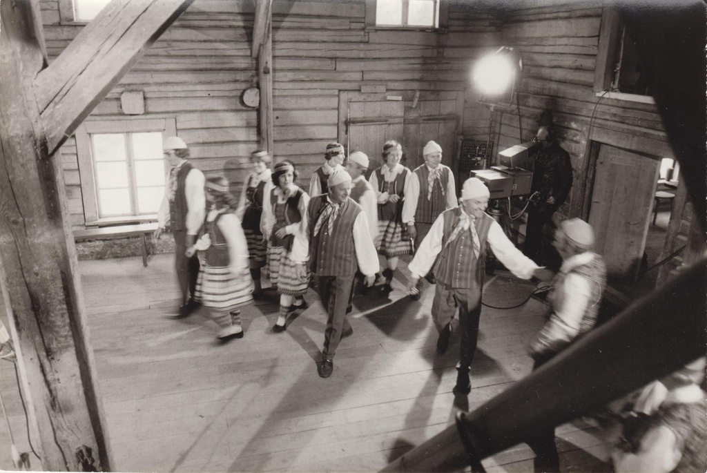 Eesti TV filmivõtted Kurgjal. Valmis film "Linnutaja laulud".