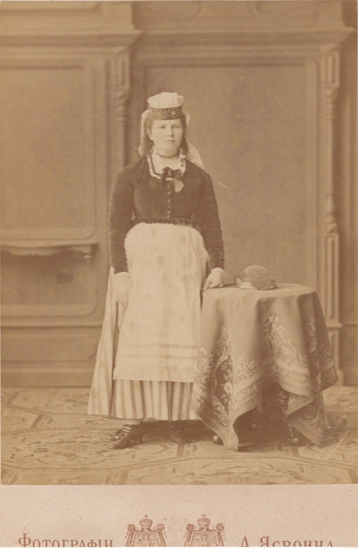 Natalie Auguste Johanson-Pärna (sünd. Jakobson), C. R. Jakobsoni õde.