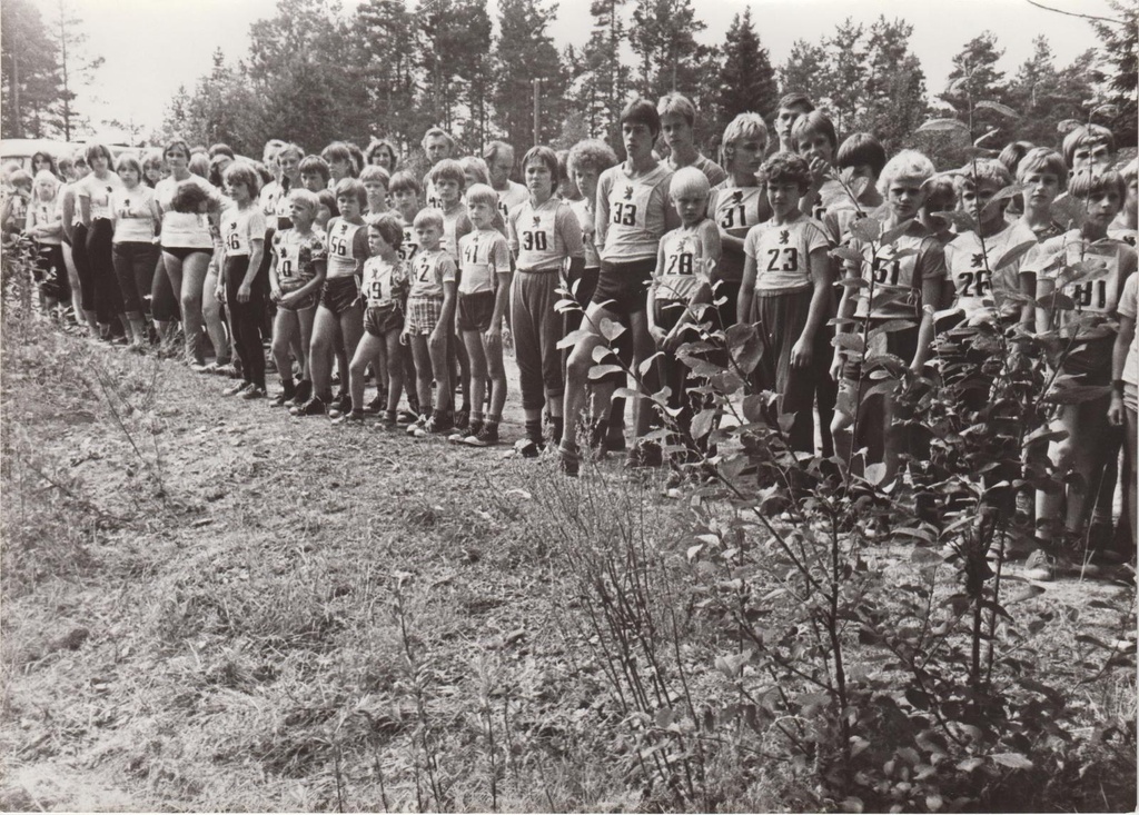 Esimene metsajooks Sakala teel. Avamisel Vanaõuel.
