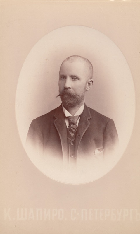 Richard Thal, Julie Jakobsoni vend.