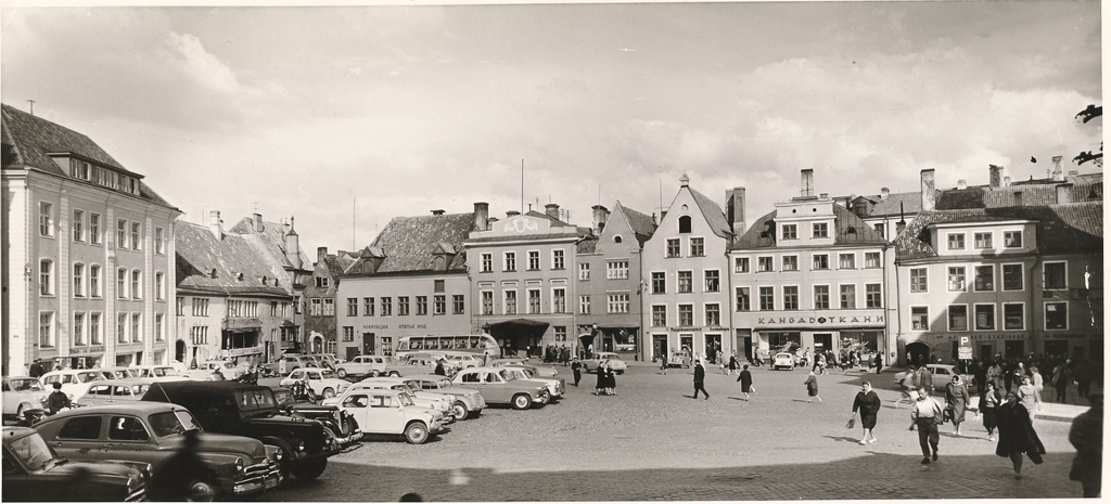 TLA 1465 1 7840 Panoraamvaade Raekoja platsile Dunkri tänava nurgalt 24 05 1966 fotogr K. Oras - Panoraamvaade Raekoja platsile Dunkri tänava nurgalt