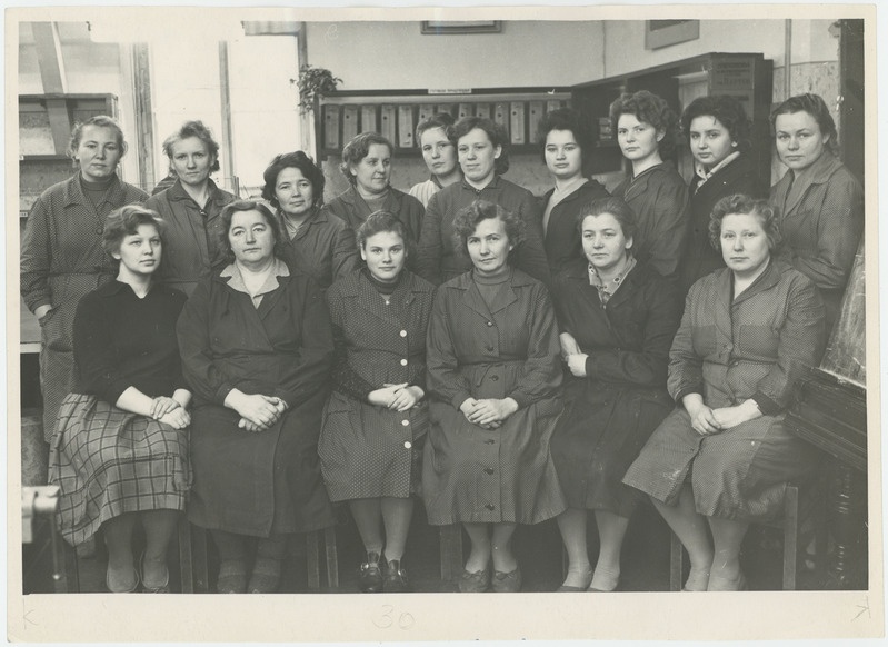 Raadio-elektroonika jaoskonna XXII kongressi nimeline kommunistliku töö brigaad.