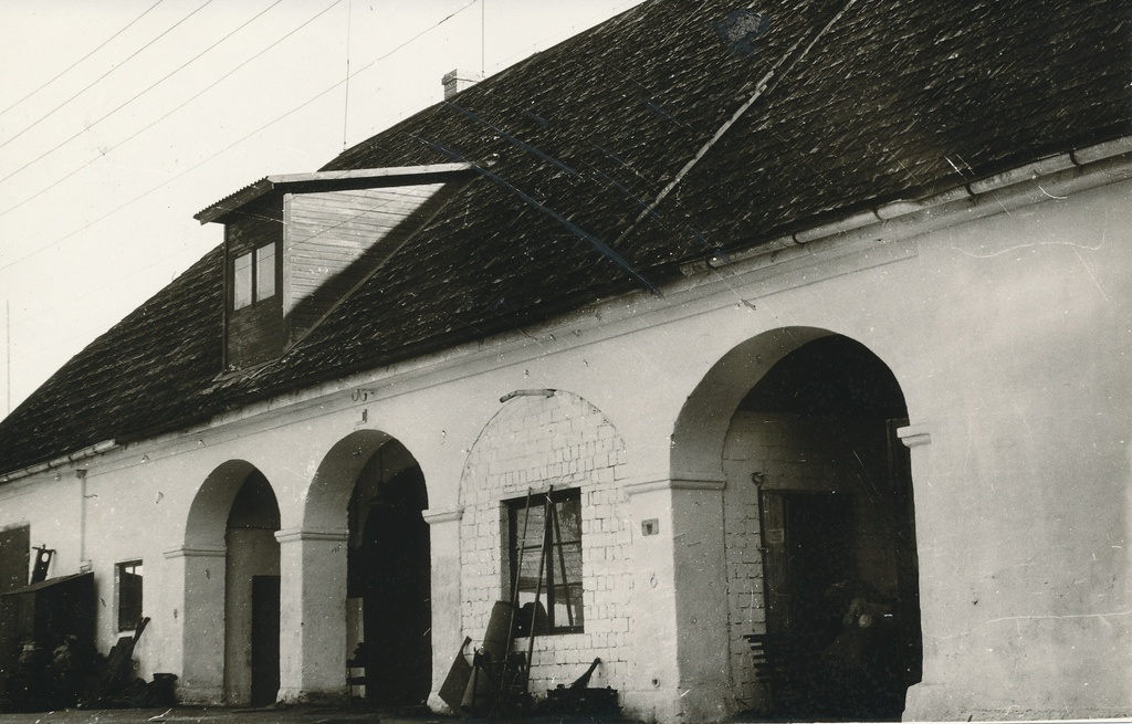 Foto. Endise Väimela mõisa tõllakuur, ehitatud 1903.a.