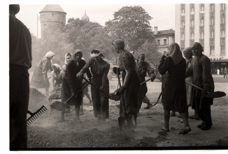 Taastajad Võidu väljakul