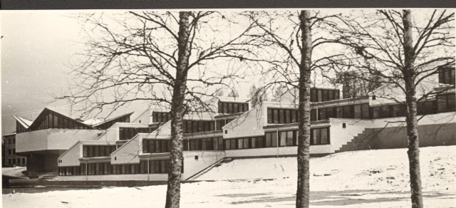foto, Jäneda Sovhoostehnikumi uus õppehoone 1976.a.