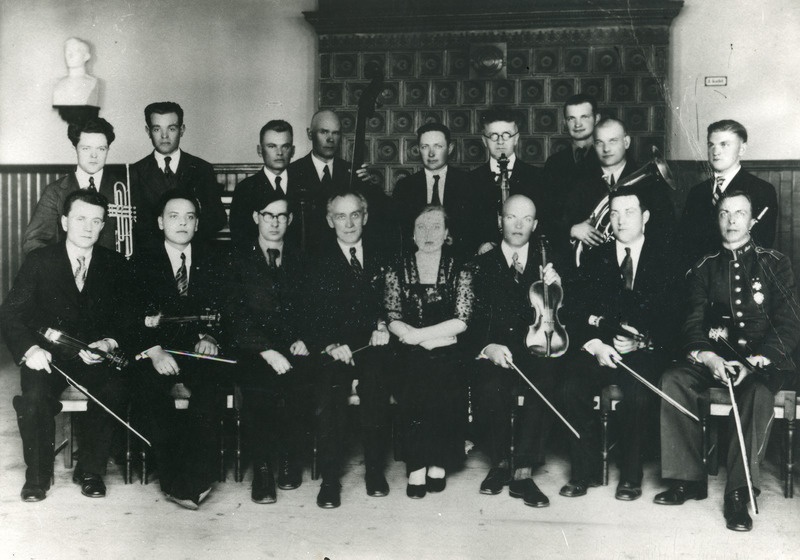 Iisaku salong-orkester 1930. a