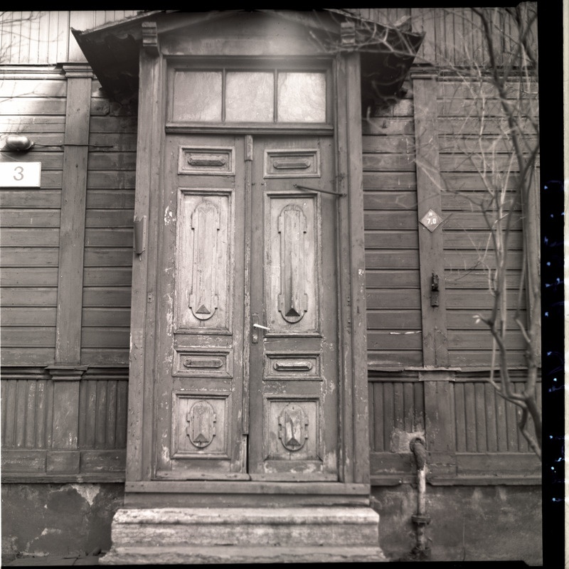 V-Laagri t. 3 maja välisuks