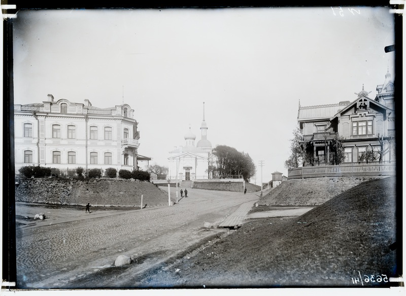 Vaade Ingeri tänavale ja ap.- õigeusu kirikule.