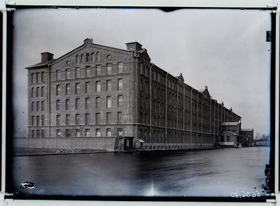 Kreenholm.Vaade Joala vabrikule kagust üle kanali.  duplicate photo