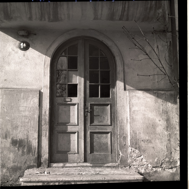 Köie t. 1 a maja välisuks