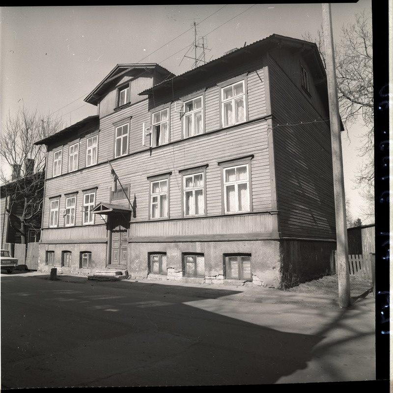 Köie t. 16 kahekordne puumaja
