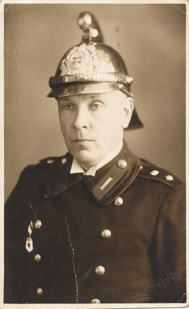 Foto. Kolon, Konstantin - Võru VTÜ korrahoidjate komando päälik, arst 23.oktoobril 1928.a.