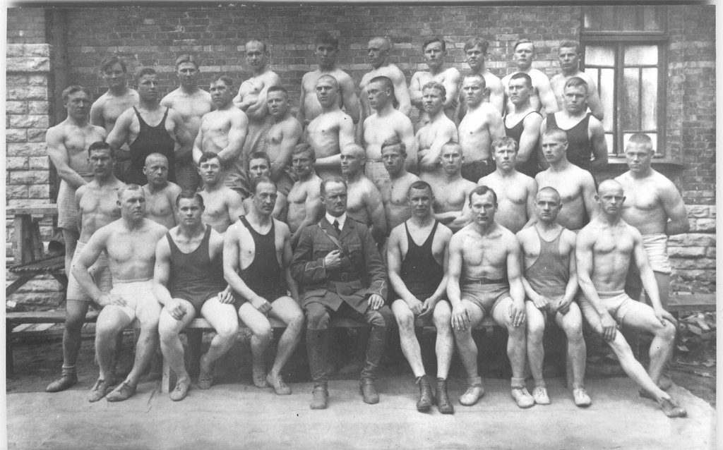 Foto. Sõjaväe spordikursused Tondil 1920/21.