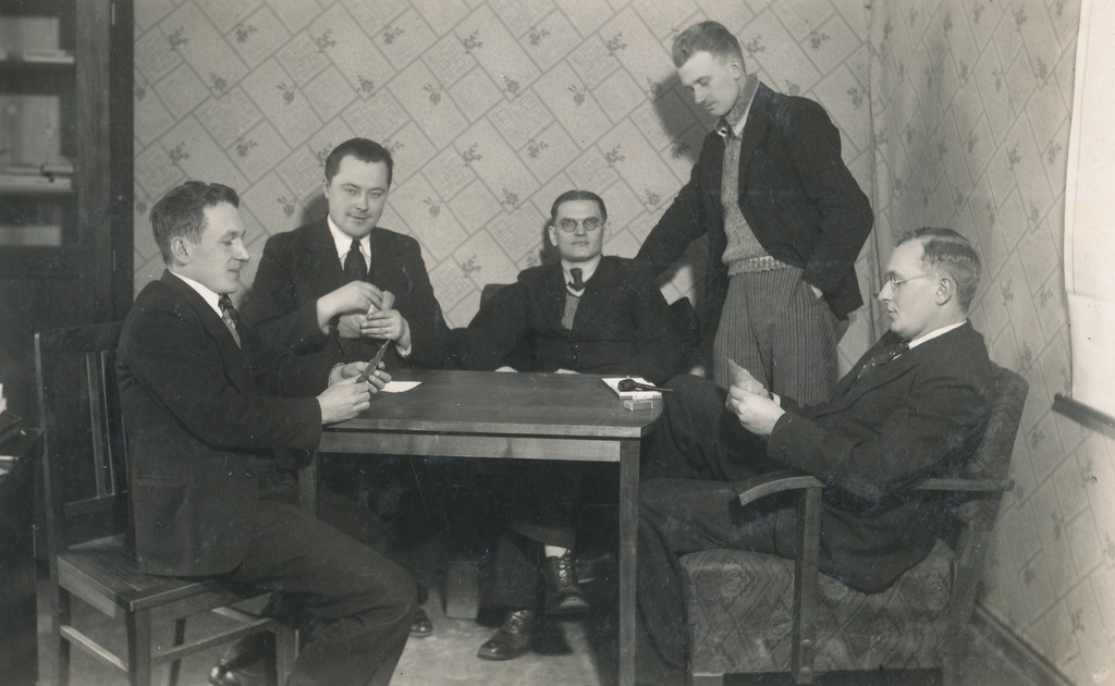 Foto.Võru ajalehe "Elu" toimetus 1936/37.a.