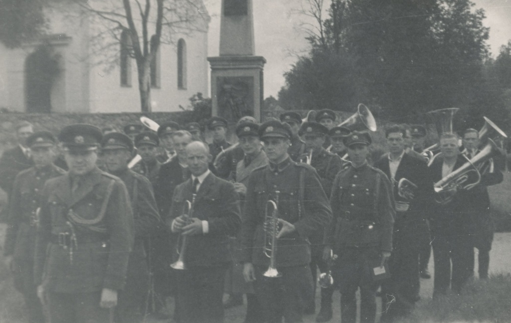 Foto.Võru Omakaitse orkester Põlvas laulupäeval 18. juulil 1943.a.