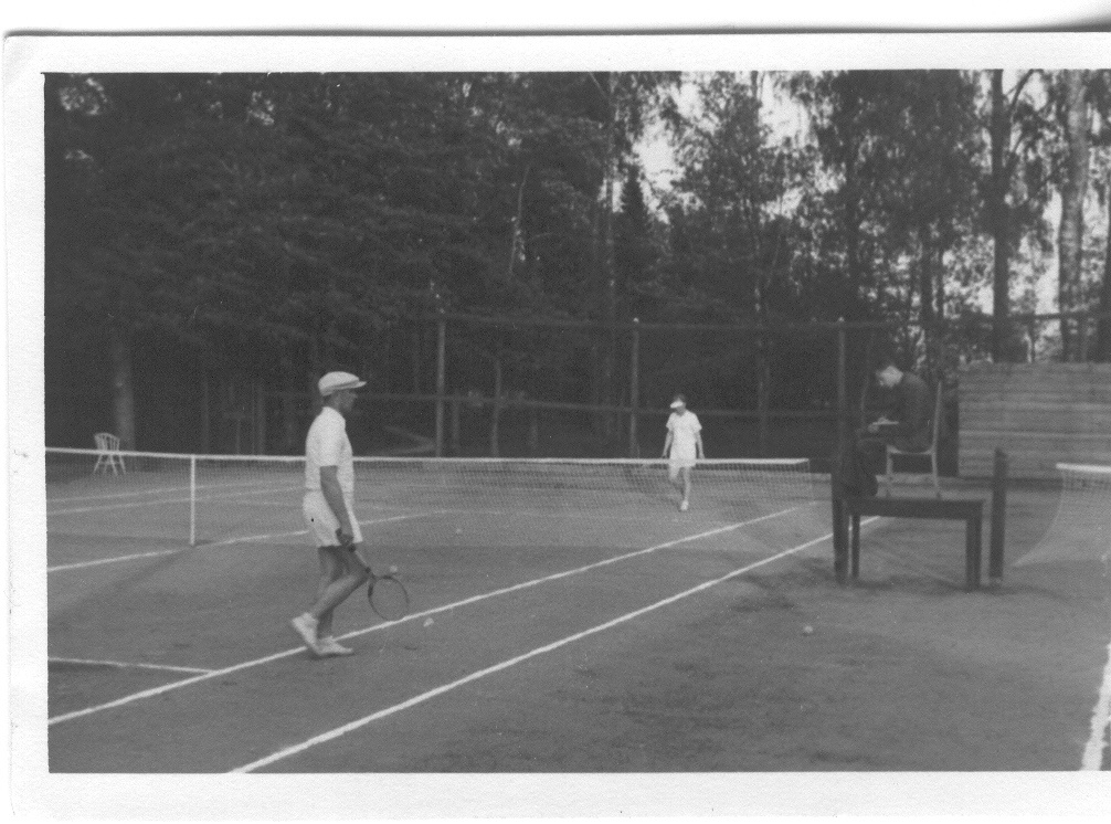 Foto.  Tennisevõistlused   Võrus 1930.aastatel