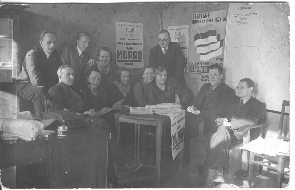 Foto. Ajalehe "Elu" toimetuse töötajad 1938.a.