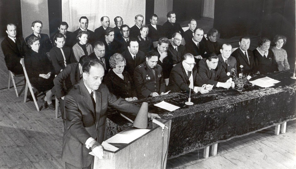 Foto. Võru Rajooni kolhoosiesindajate   koosolek 1969.a.