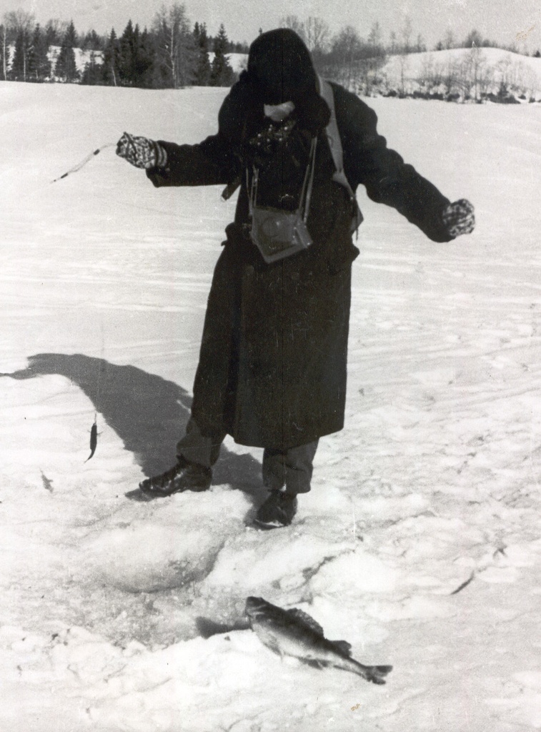 Foto. Kalapüük Vaikjärvel.