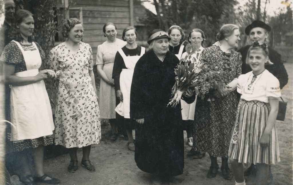 Foto. Miina Härma Väimela Maanaiste Seltsi juubelipidustustel 31.mail 1940.a.