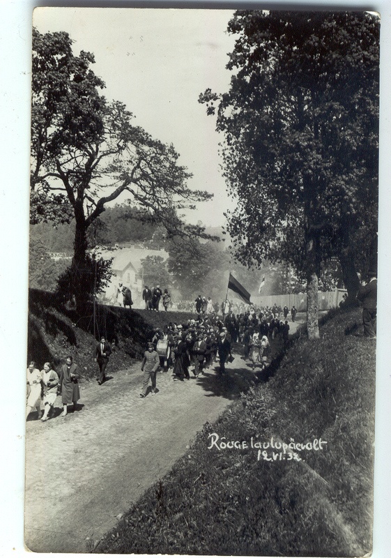 Fotopostkaart. Rõuge laulupäeva rongkäik.