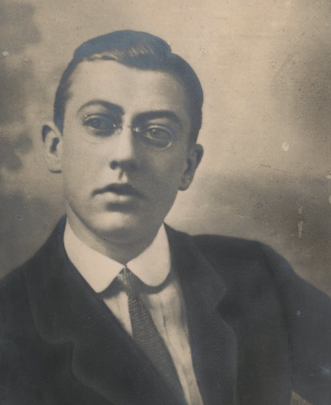 Foto. Lampson, Elmar  - isetegevusliku Võru  Kandle  teatri juht aastail 1920 - 1927.a.