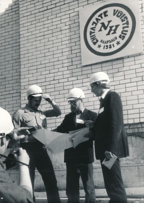 Foto. Ehitajate kutsevõistlus Haapsalus. Mai 1981. a. Mustvalge.