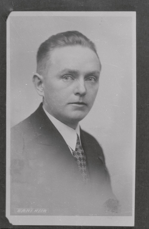 negatiiv, koopia fotost, Ernst Hiir, rinnaportree