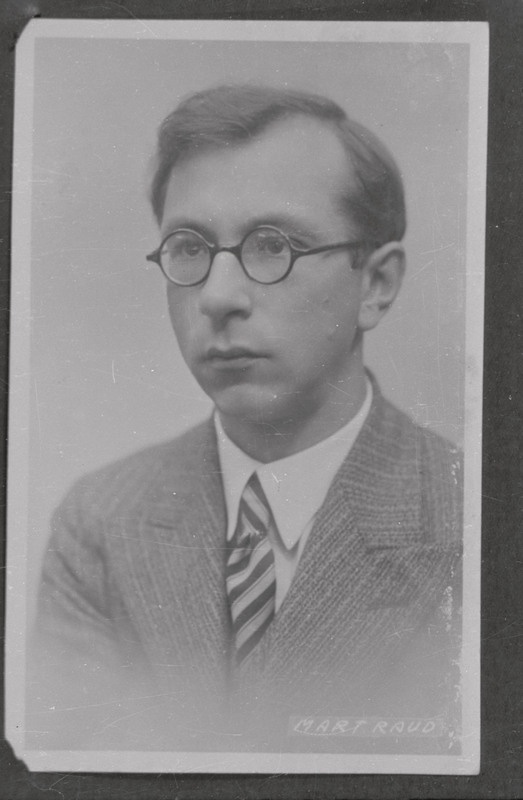 negatiiv, koopia fotost, Mart Raud, rinnaportree