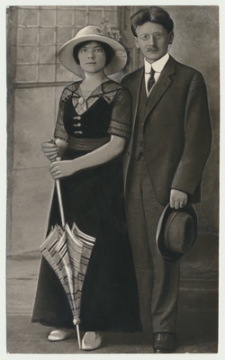 foto Hans Pöögelmann (1875-1938) abikaasaga u 1913?  duplicate photo